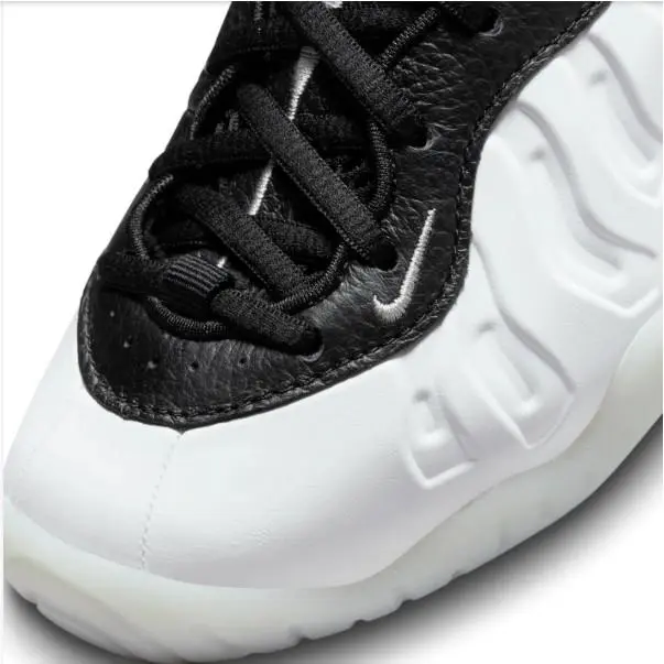 Nike shoes - White/Metallic Silver/Black 3