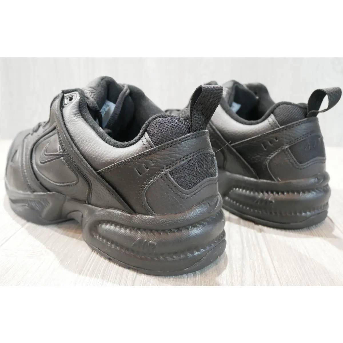 Nike shoes - Nike Air Monarch - Air Monarch - Black 4