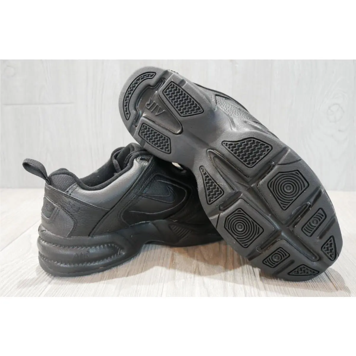 Nike shoes - Nike Air Monarch - Air Monarch - Black 5