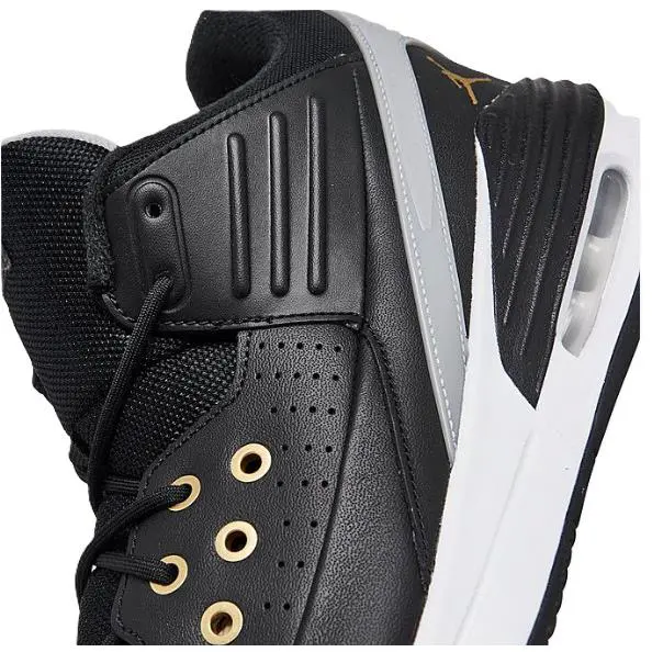 Nike shoes - Black/Gold/White 3