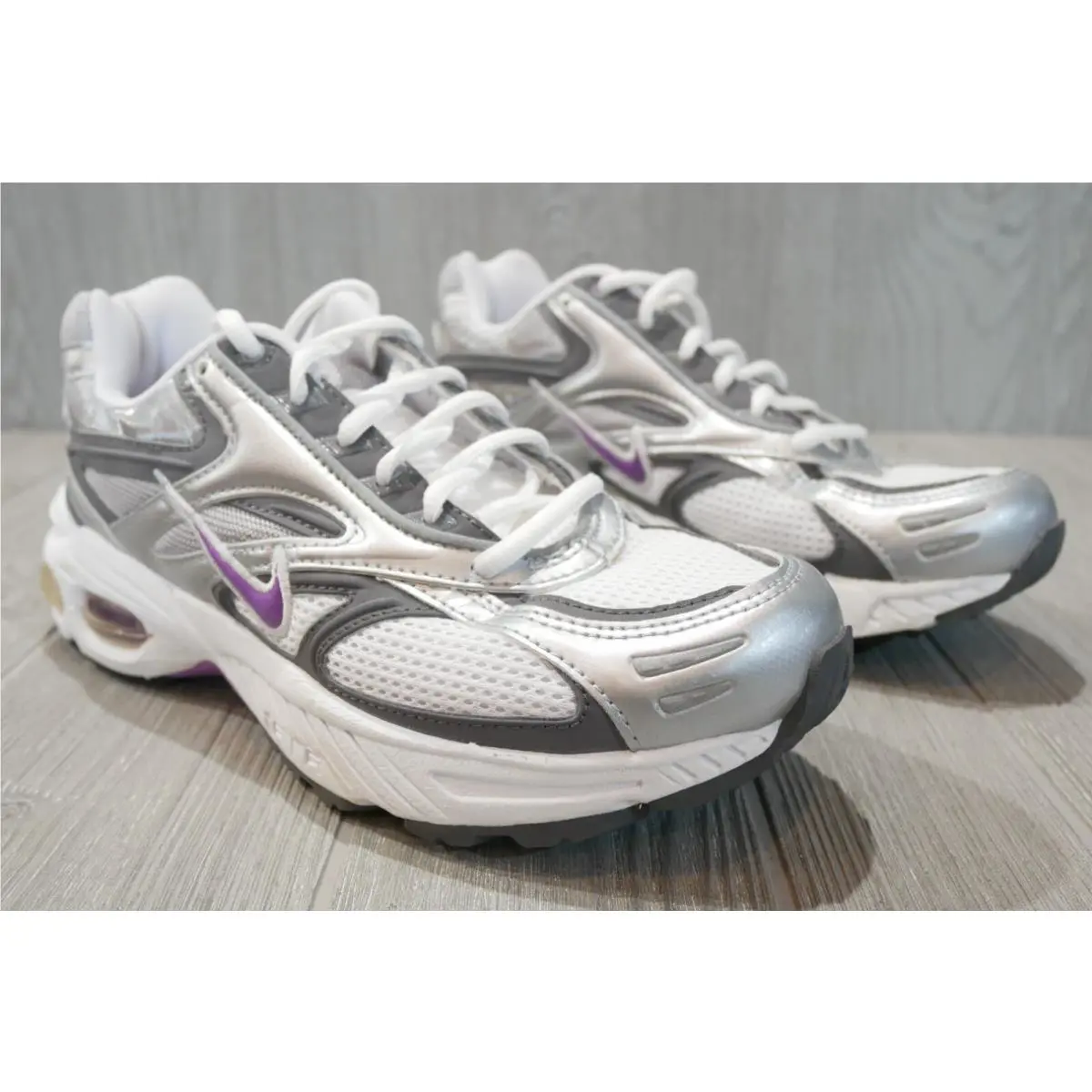 Nike shoes - Silver 7