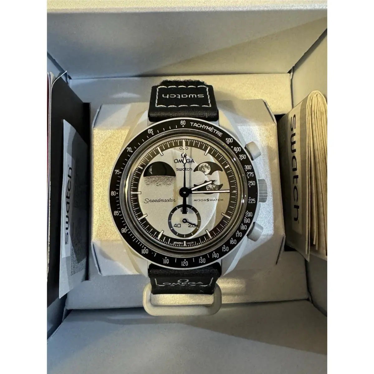 Swatch x Omega Moonswatch Mission To Earthphase SO33M700 Black Gray