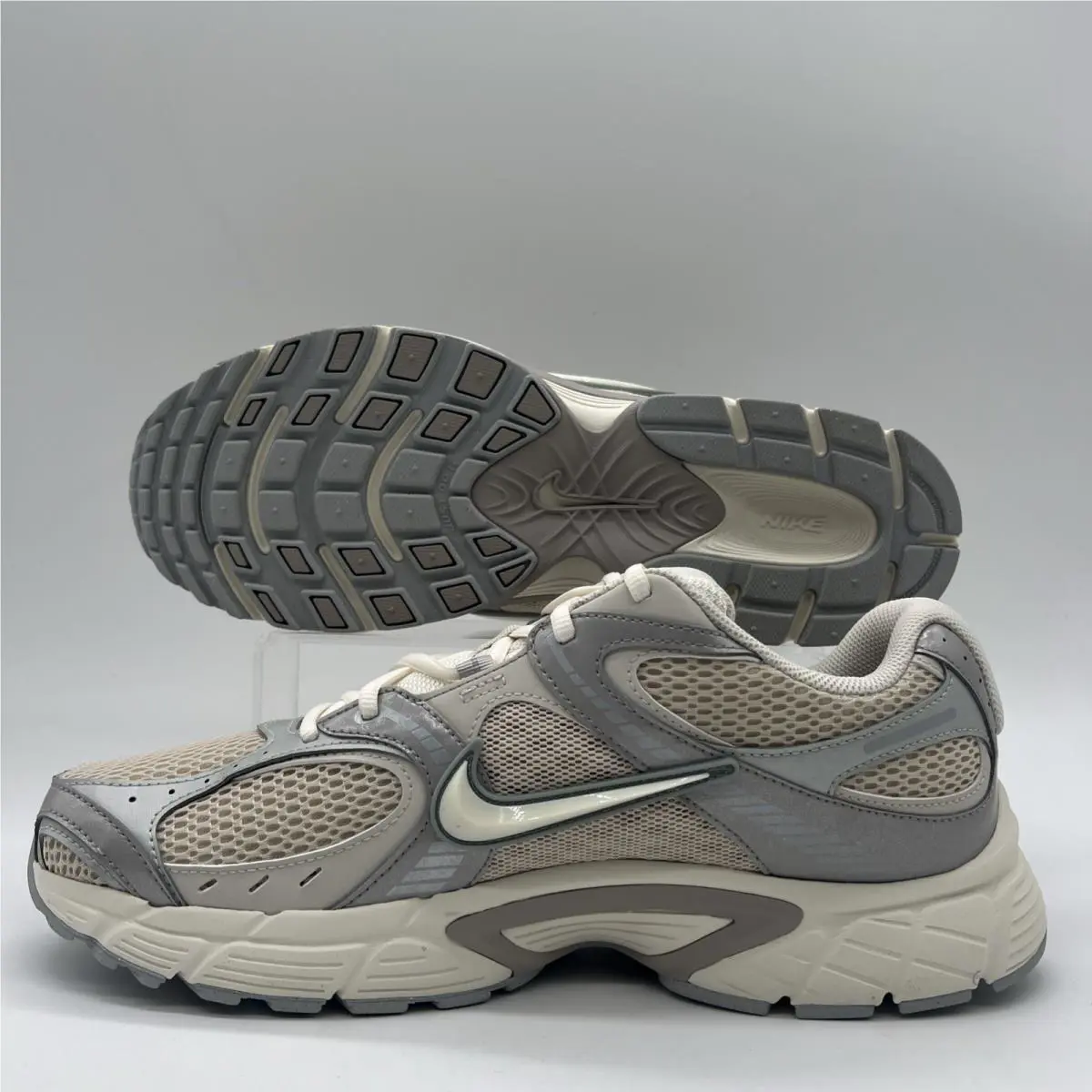 Nike shoes - Nike V5 RNR - RNR - IH1980 140 - Beige (UPC: 198485369160) 2