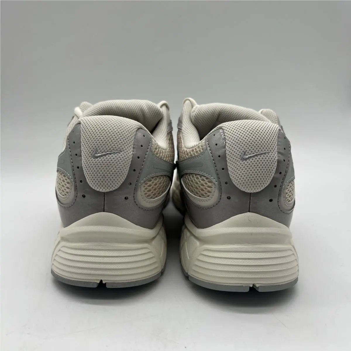 Nike shoes - Nike V5 RNR - RNR - IH1980 140 - Beige (UPC: 198485369160) 4
