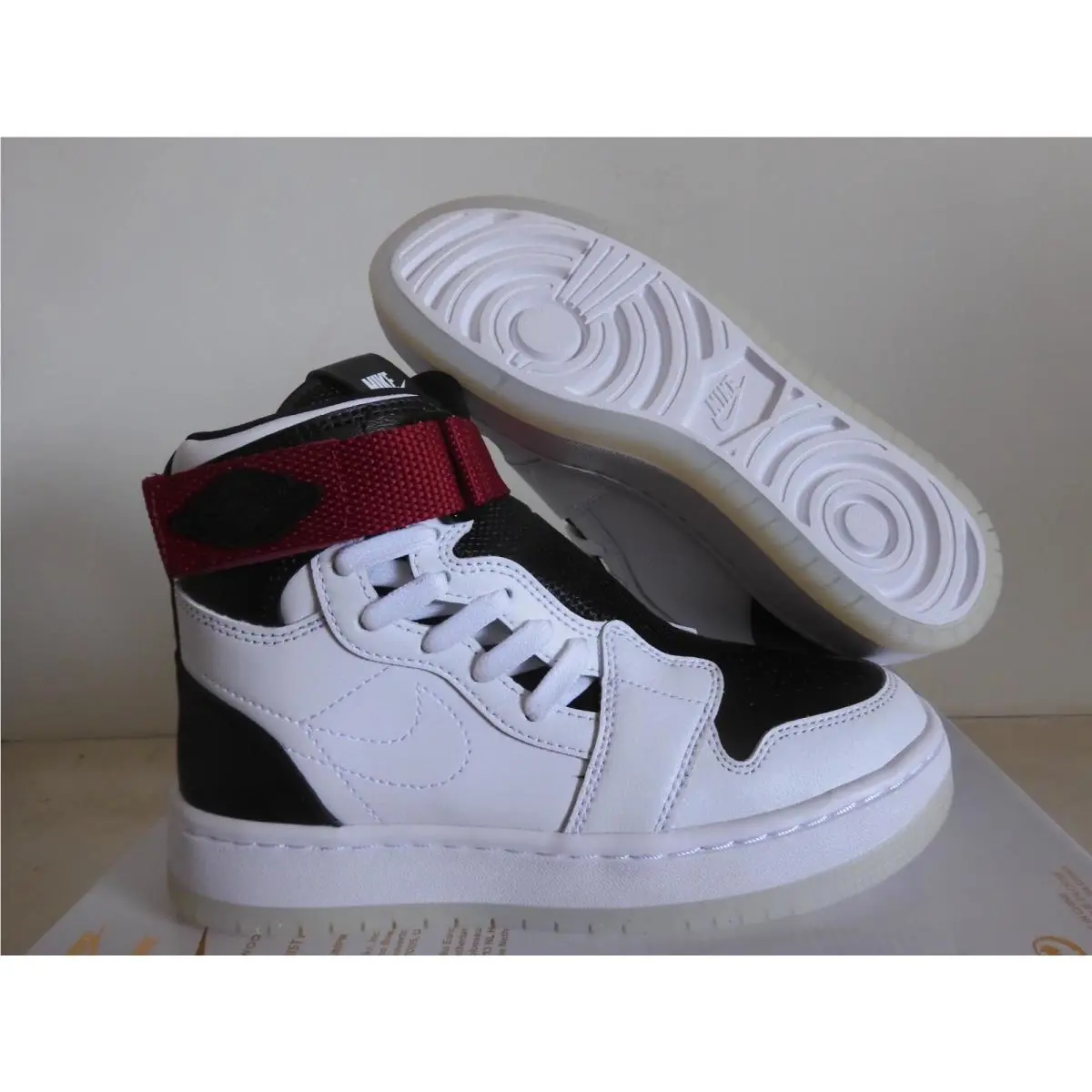 Nike Air Jordan 1 Retro Nova XX White-black-noble Red Womens Sz 5.5 AV4052-116