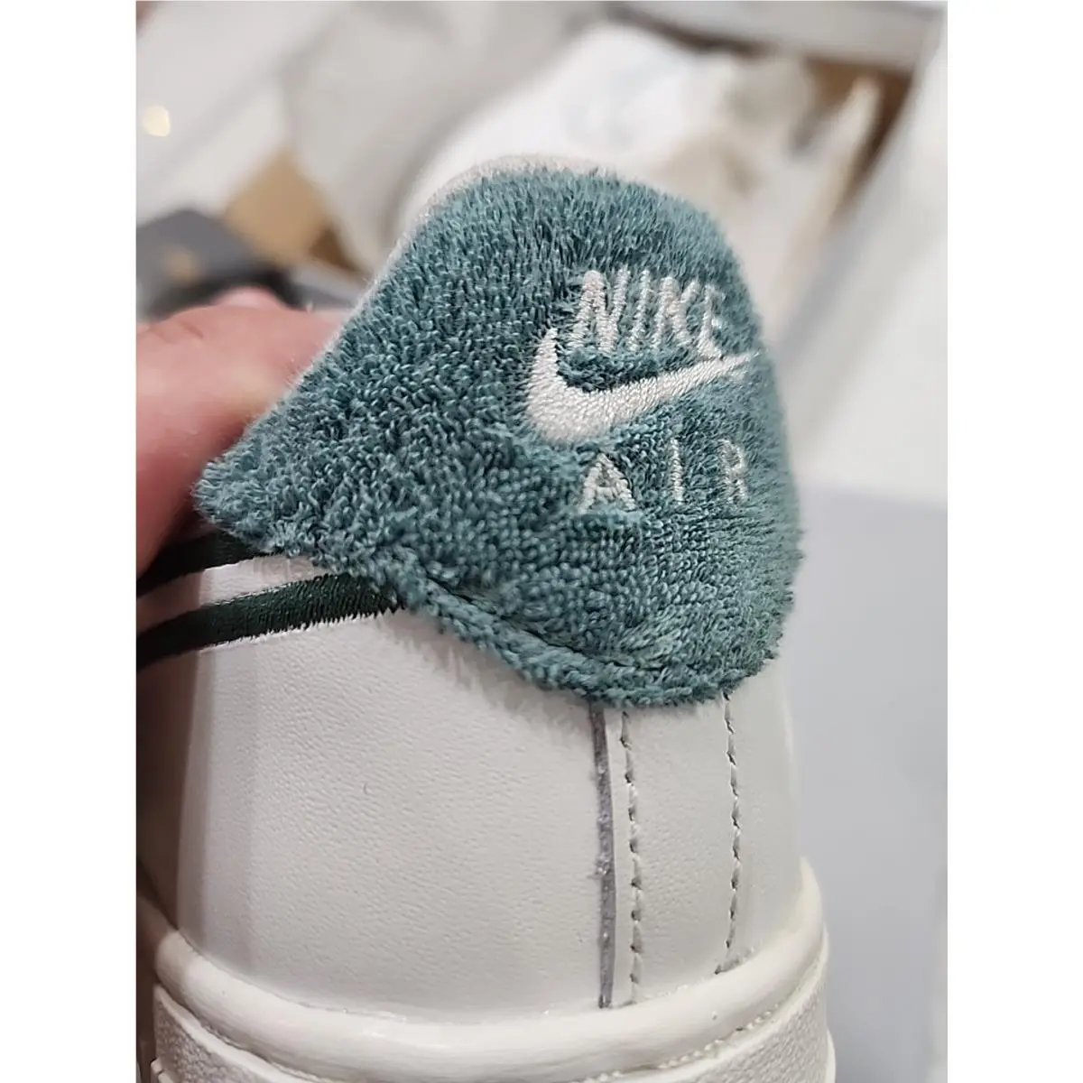 Nike shoes - Air Force 1 LV8 3 (GS) - White (UPC: 197594254978) 2