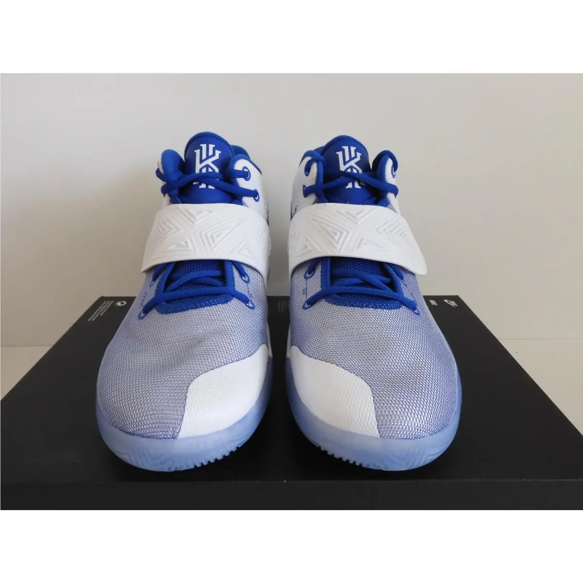 Nike shoes - Nike Kyrie Flytrap - Kyrie Flytrap - White (UPC: 193151466051) 1