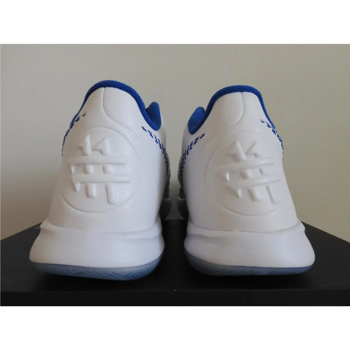 Nike shoes - Nike Kyrie Flytrap - Kyrie Flytrap - White (UPC: 193151466051) 2