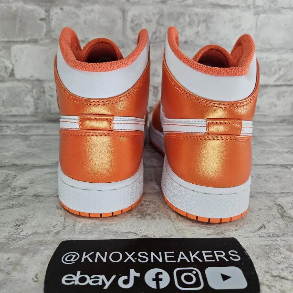 Nike shoes - Air Jordan 1 - Air - Orange 1