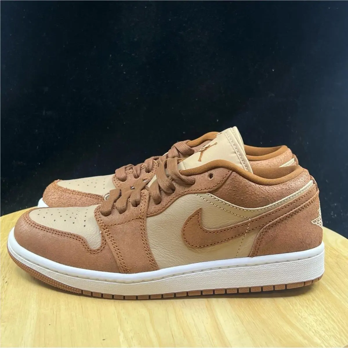Nike shoes - Brown 2