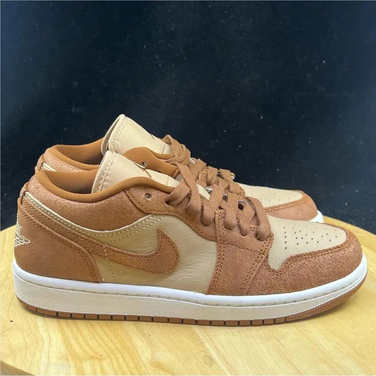 Nike shoes - Brown 4