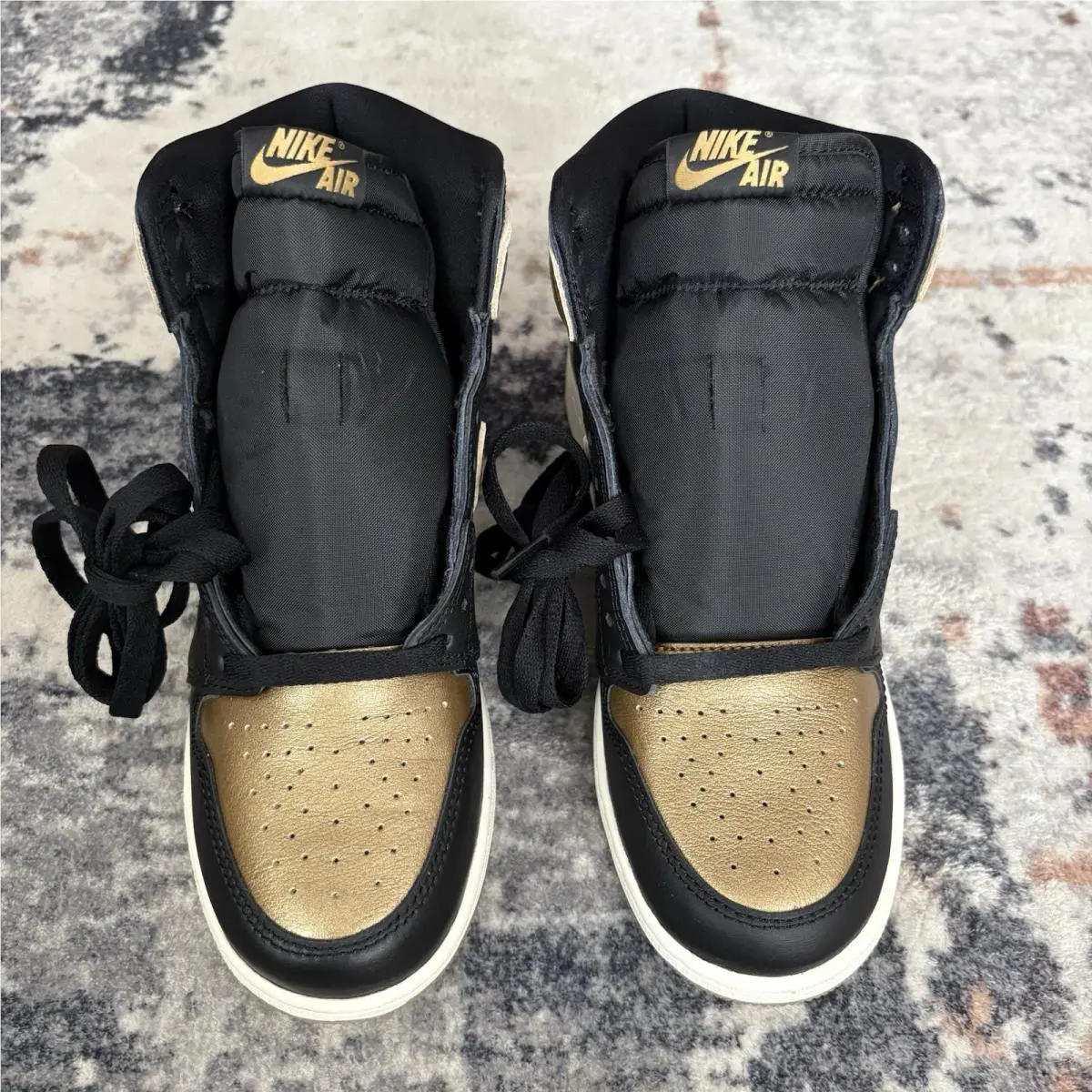 Nike shoes - Air Jordan 1 - Air - Gold 0