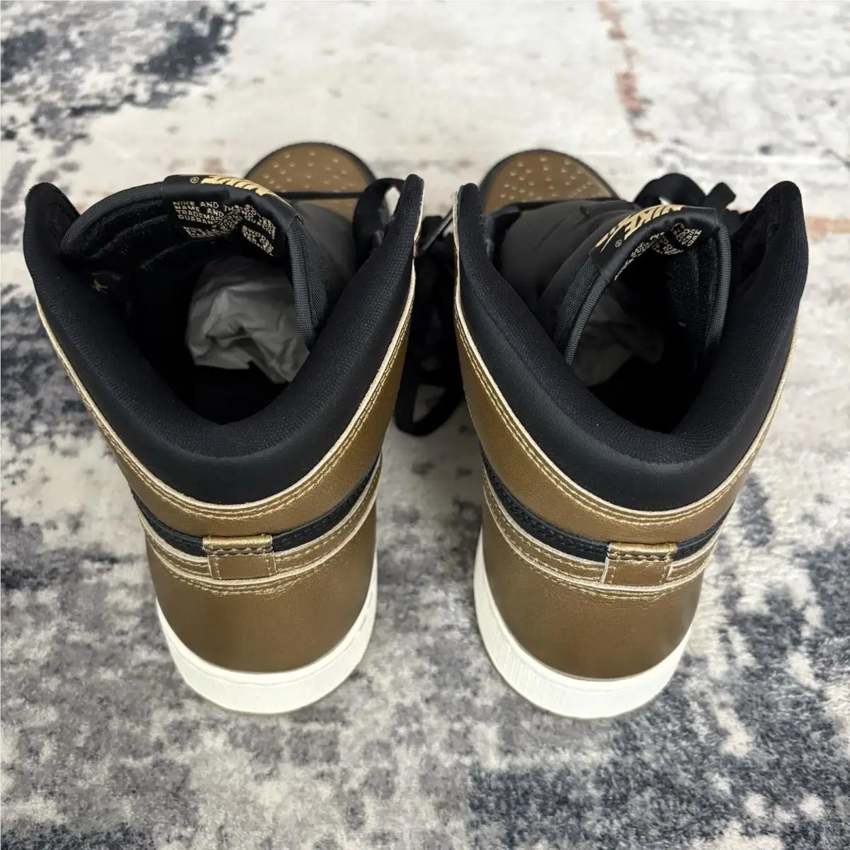 Nike shoes - Air Jordan 1 - Air - Gold 2