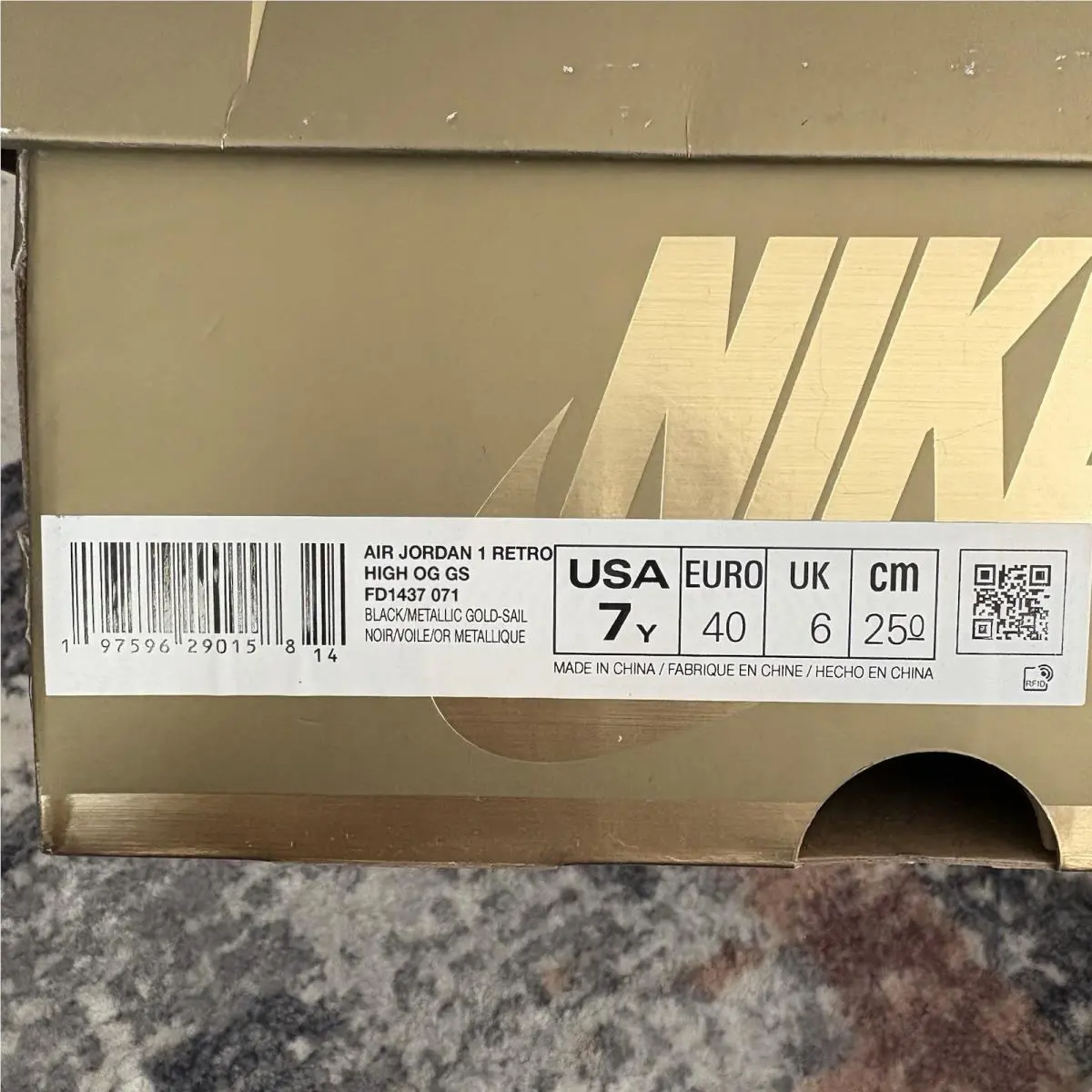 Nike shoes - Air Jordan 1 - Air - Gold 4