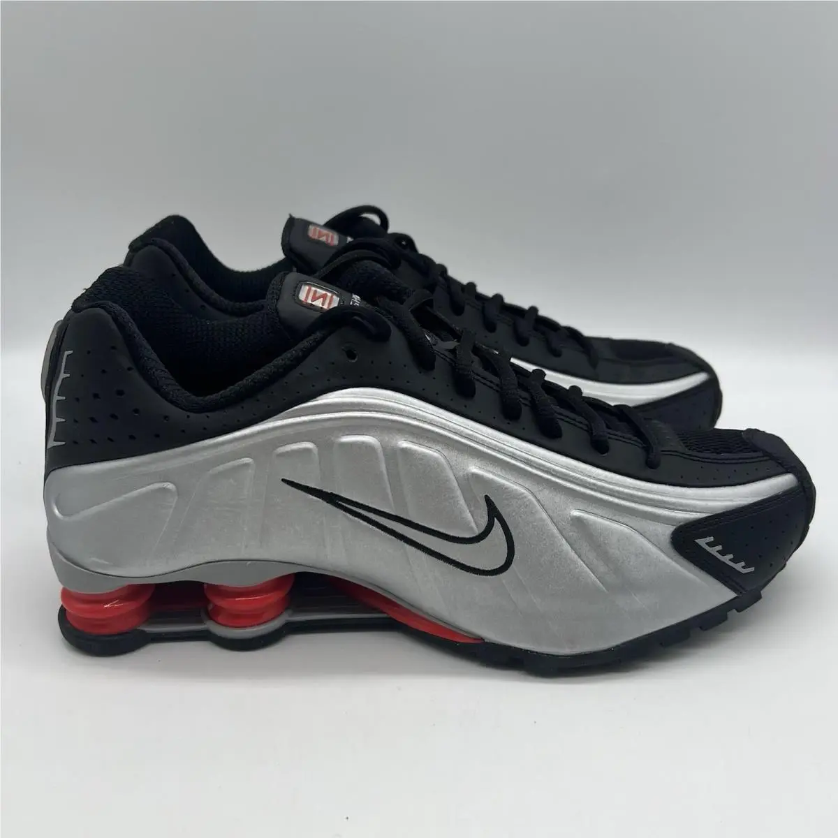 Nike shoes - Nike Shox R4 - Shox - HQ1988-002 - Silver, Manufacturer: Black/Metallic Silver 1