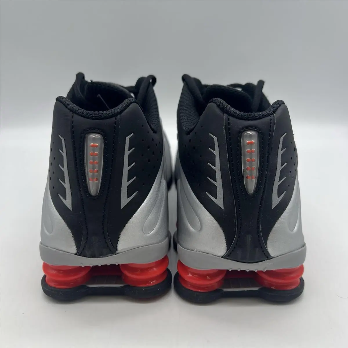 Nike shoes - Nike Shox R4 - Shox - HQ1988-002 - Silver, Manufacturer: Black/Metallic Silver 2