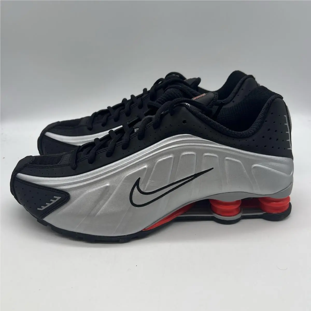 Nike shoes - Nike Shox R4 - Shox - HQ1988-002 - Silver, Manufacturer: Black/Metallic Silver 4