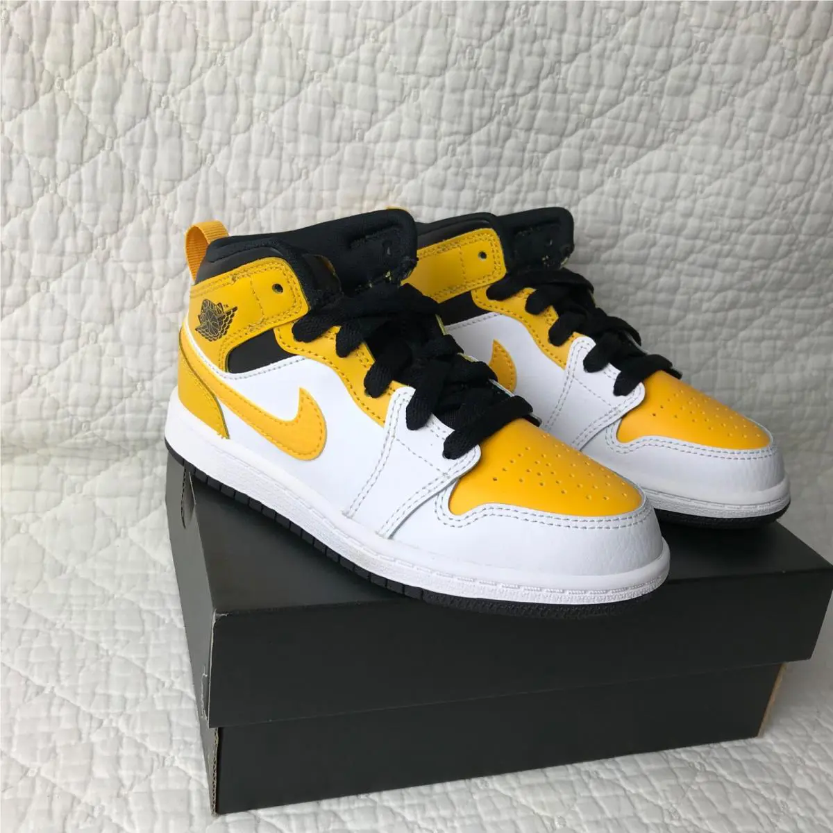 Nike shoes - Air Jordan 1 Mid - Air Mid - 640734-170 - White/University Gold-Black 6