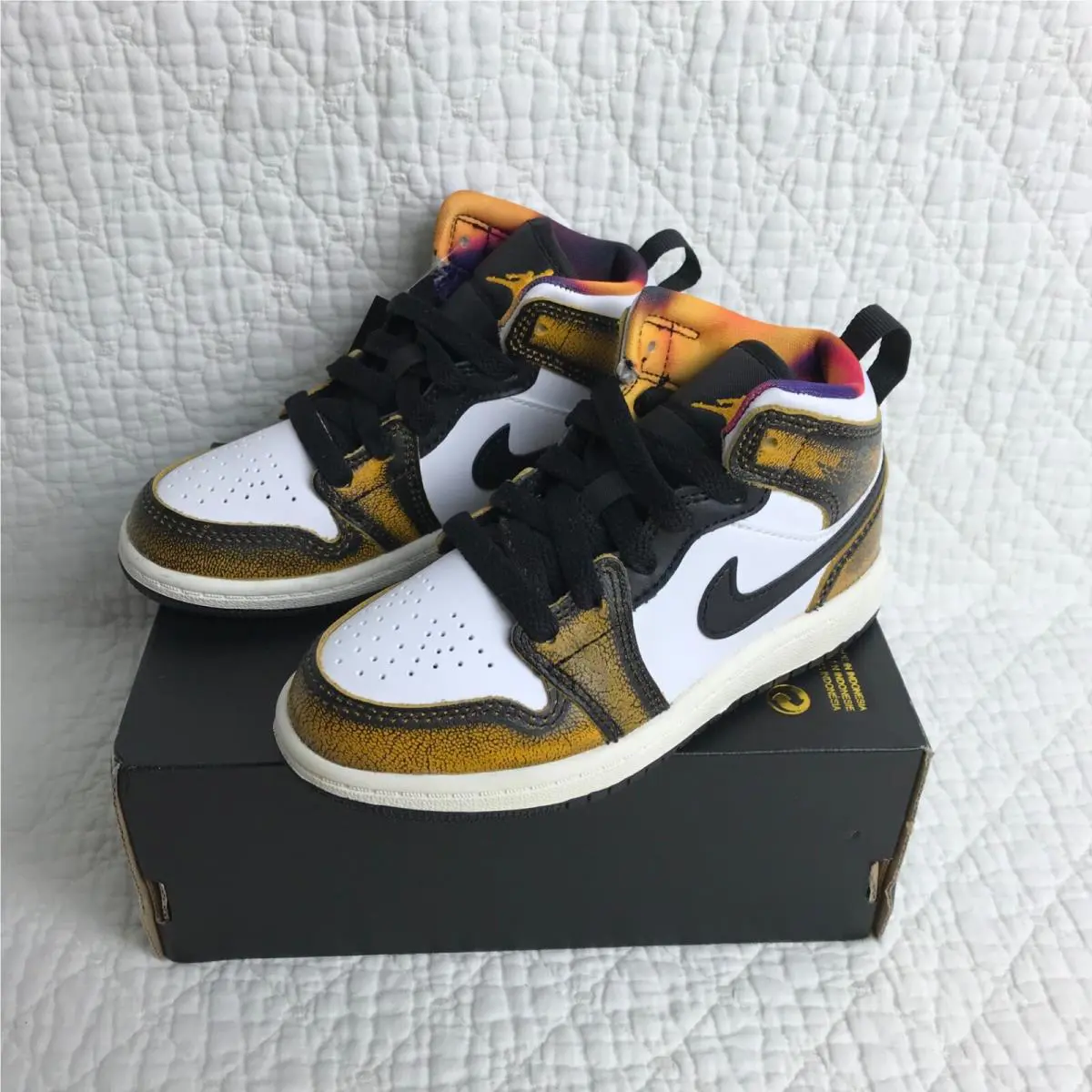 Nike shoes - Air Jordan 1 Mid - Air Mid - Black/Yellow 5