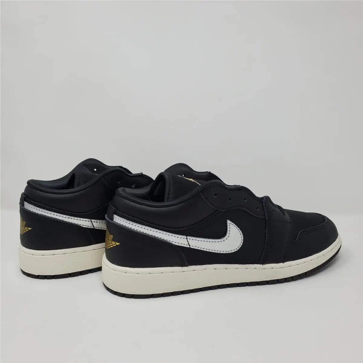 Nike shoes - Air Jordan 1 Low SE - Black 4