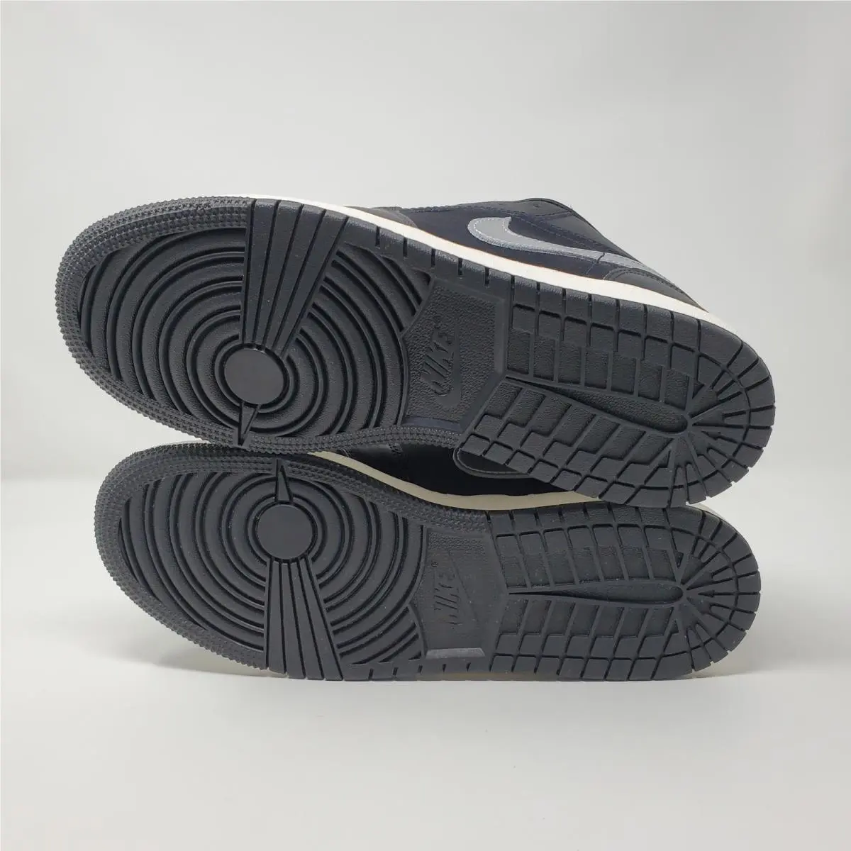 Nike shoes - Air Jordan 1 Low SE - Black 5