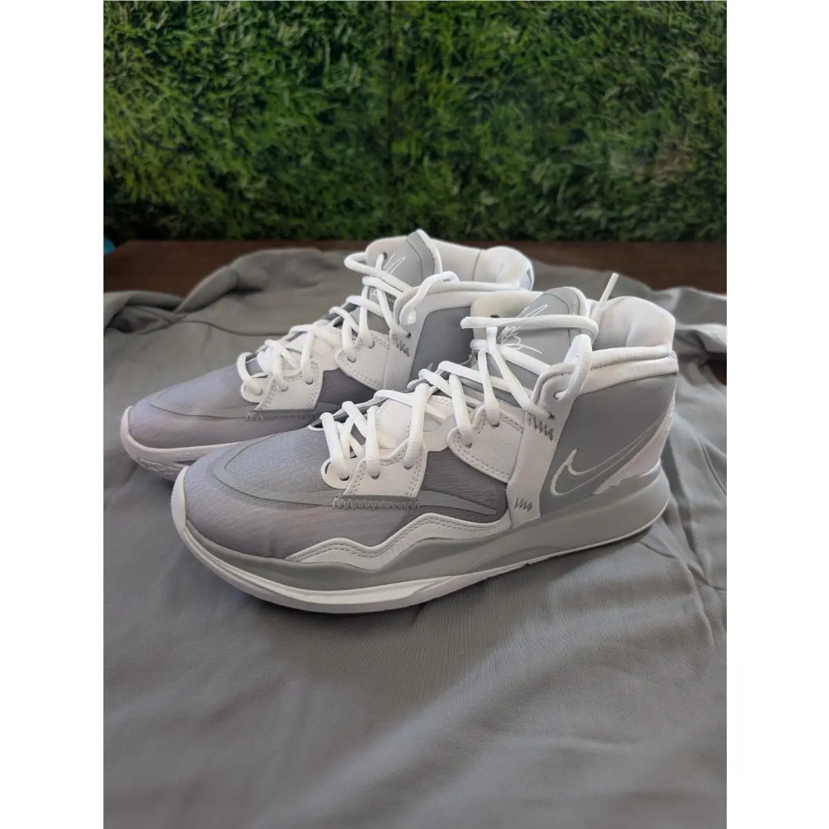 Kyrie Infinity TB Basketball Shoes Wolf Grey/white Size 7.5/Wmns Size 9 by Nike