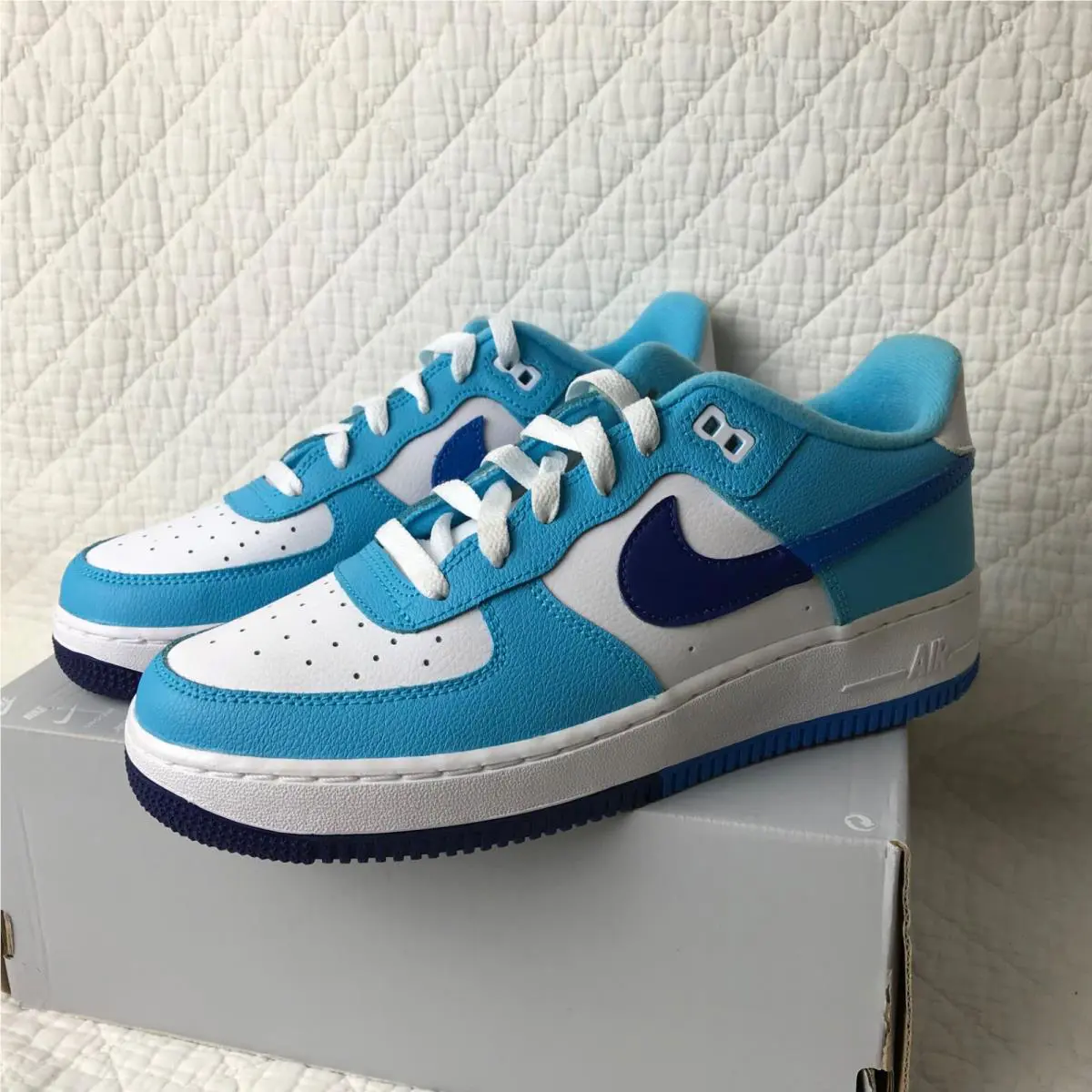 Nike shoes - Nike Air Force 1 LV8 GS - DZ2660-100 - White/Photo blue 5