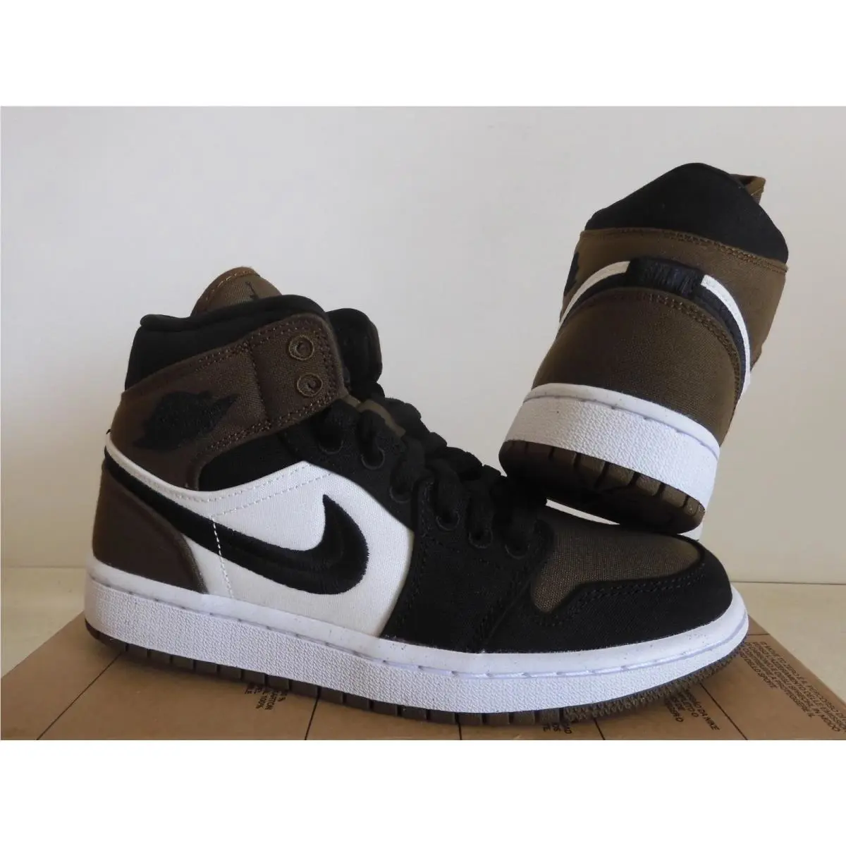 Nike shoes - Air Jordan 1 Mid - Air Mid - DV0427-301 - Green (UPC: 196149229553) 1