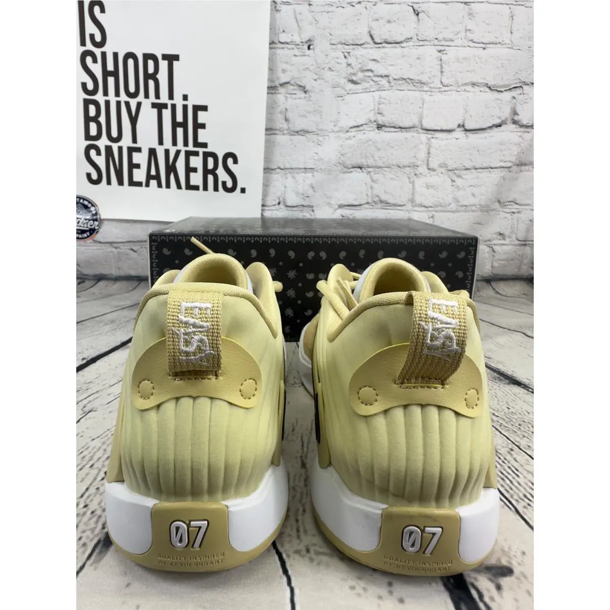 Nike shoes - Gold 2
