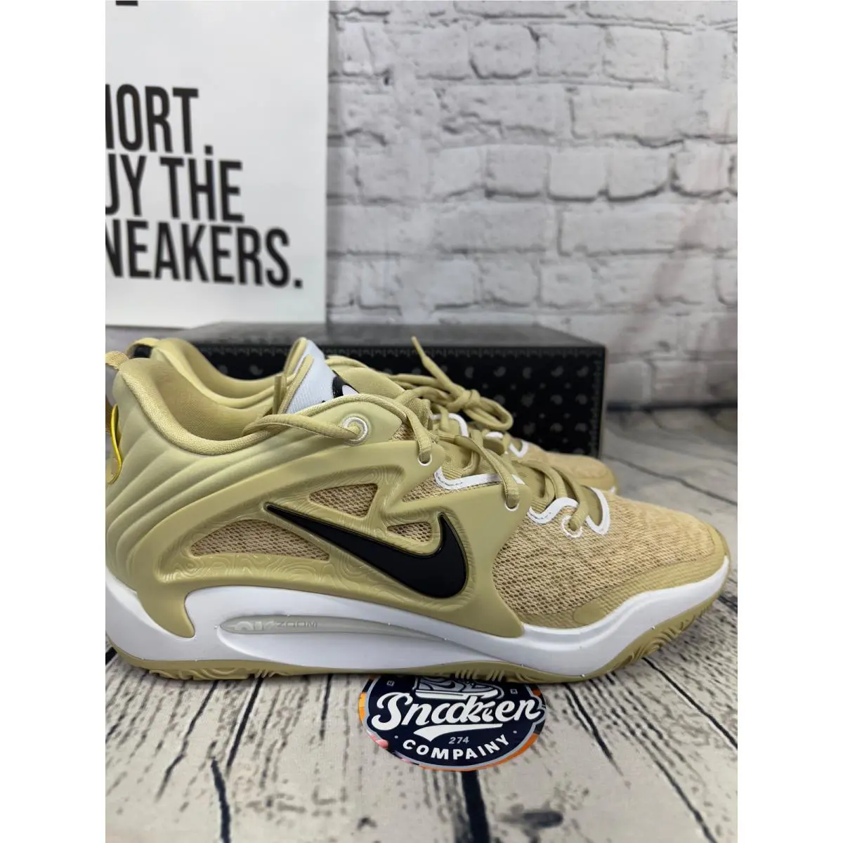 Nike shoes - Gold 3