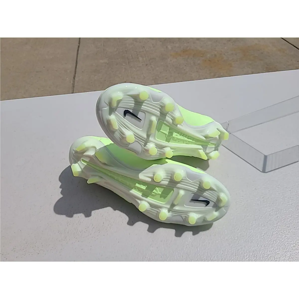 Nike shoes - Nike Legend - Legend - DA1175-705 - Green (UPC: 196604199889) 1