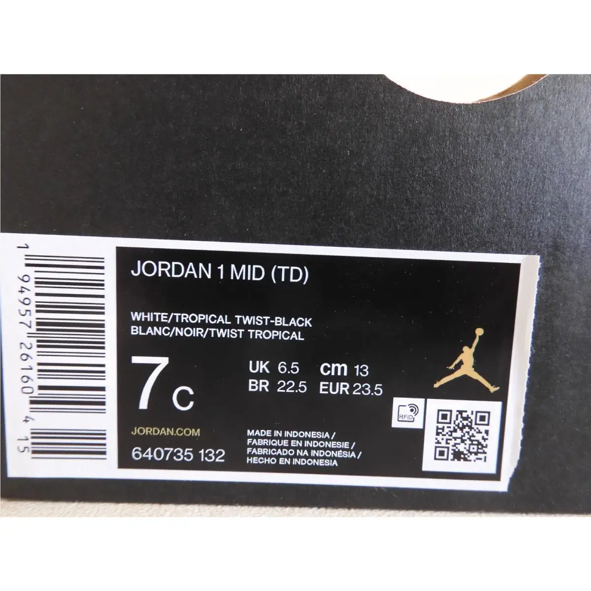 Nike shoes - Air Jordan 1 Mid - Air Mid - White (UPC: 194957261604) 3