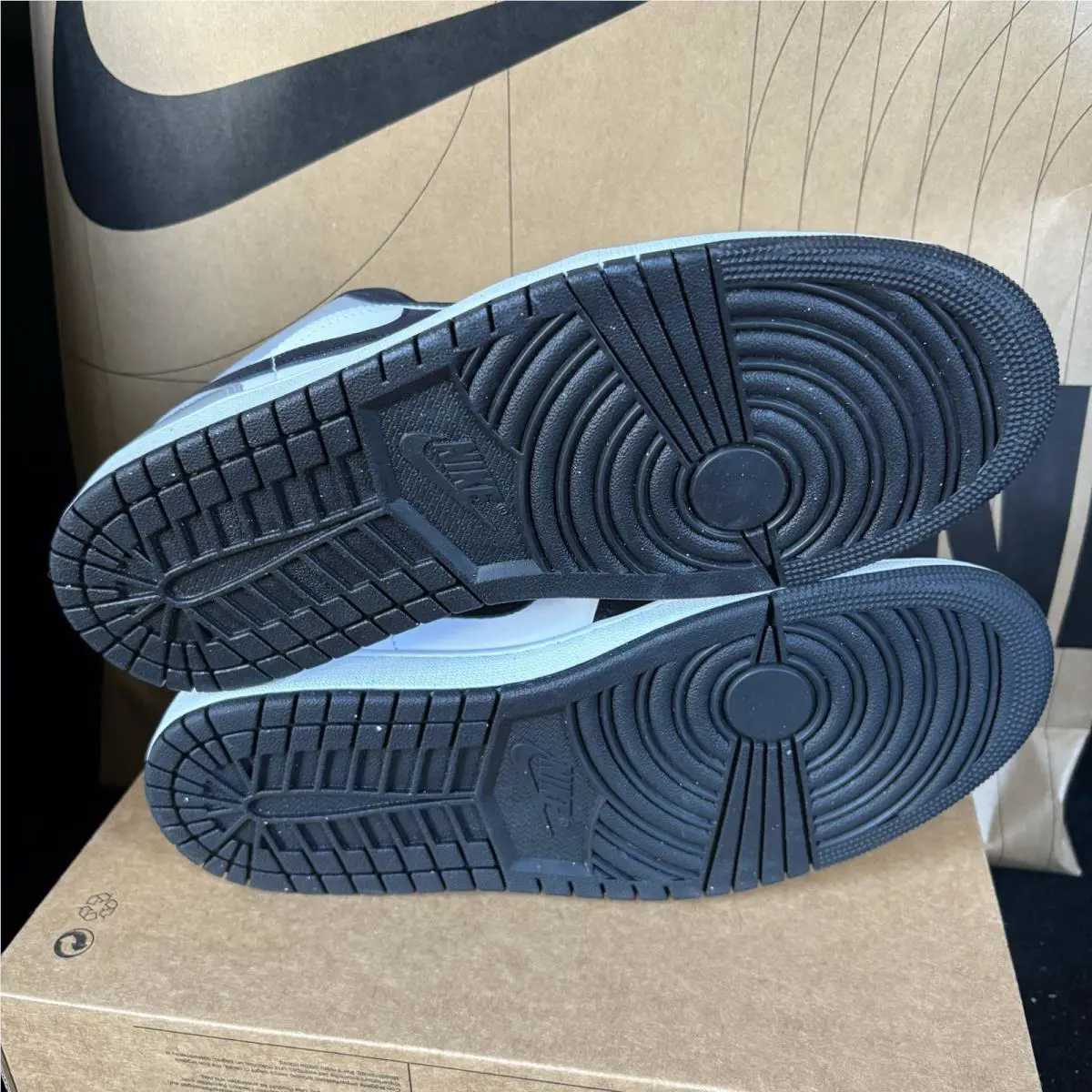 Nike shoes - Air Jordan 1 Low SE - HF3148-106 - Silver 5