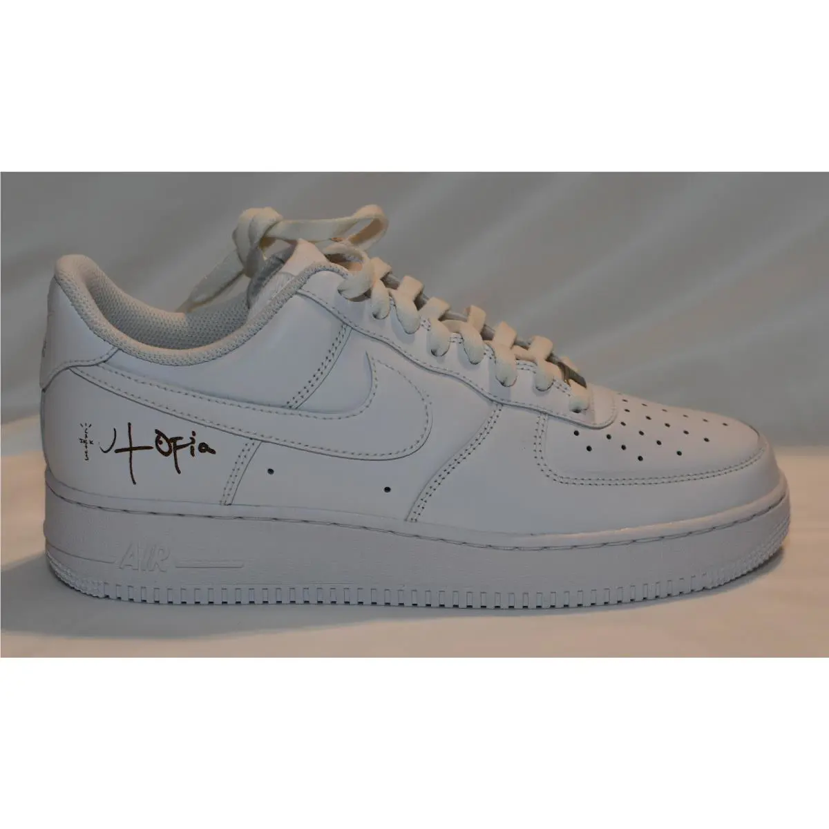 Nike shoes - White 12