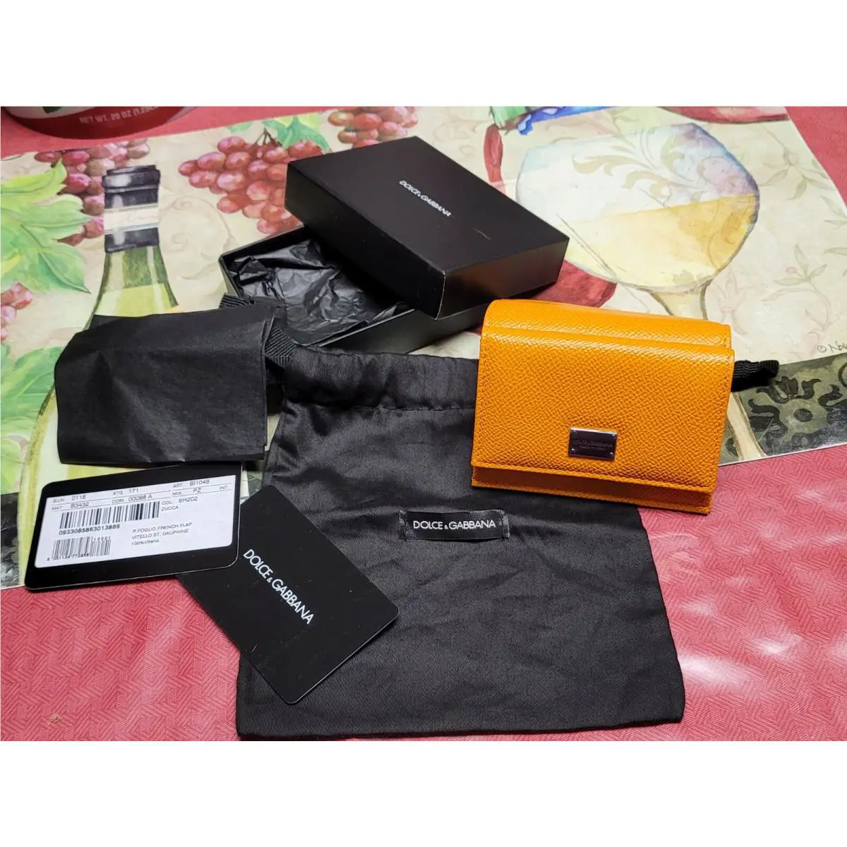 Dolce Gabbana Continental Leather Trifold. Bill Card and Coin Wallet