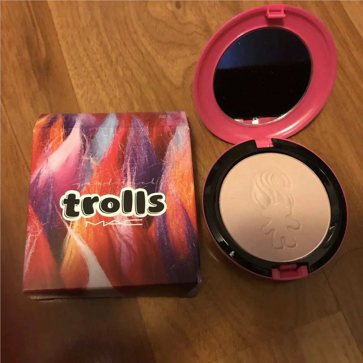 Mac Beauty Powder Play IT Proper Troll Collection Htf