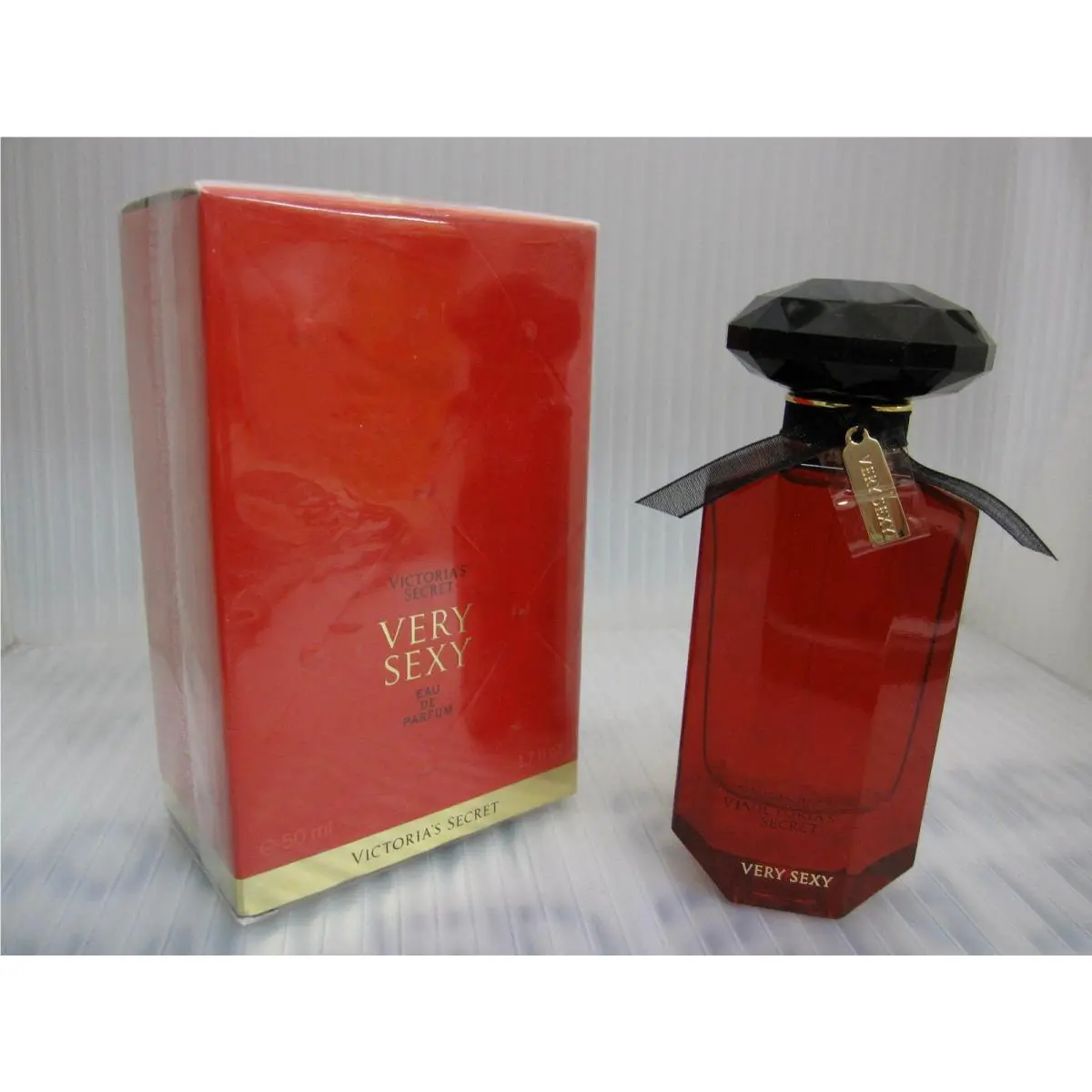 Very Sexy Women Victoria`s Secret 1.7 oz / 50 ML Eau De Parfum Spray Box