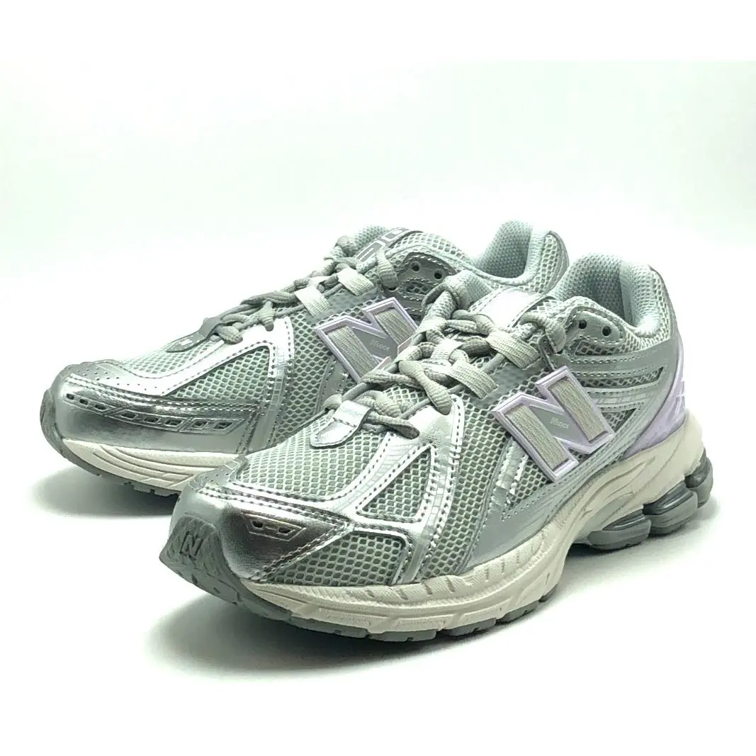New Balance shoes - Silver 9