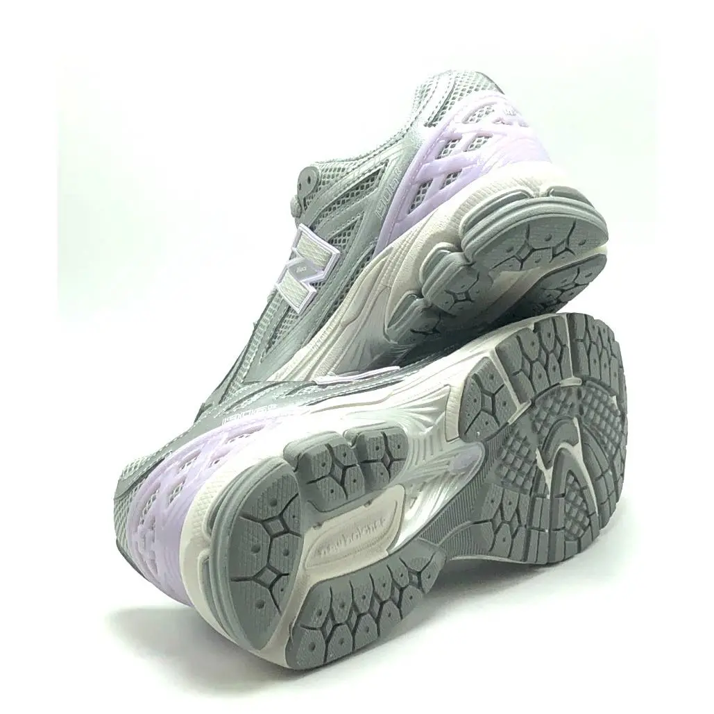 New Balance shoes - Silver 13