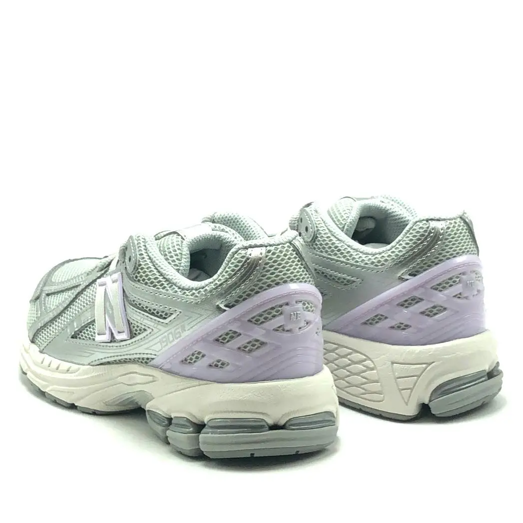 New Balance shoes - Silver 10