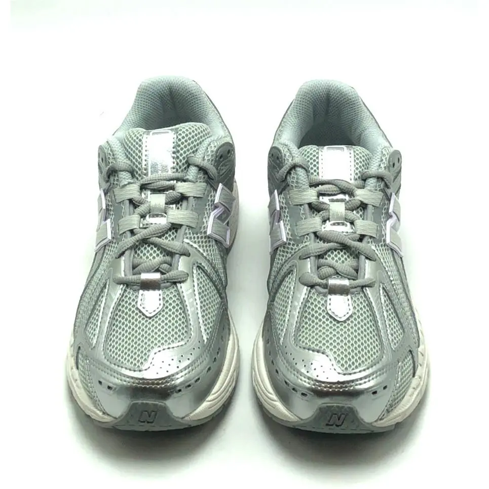New Balance shoes - Silver 11