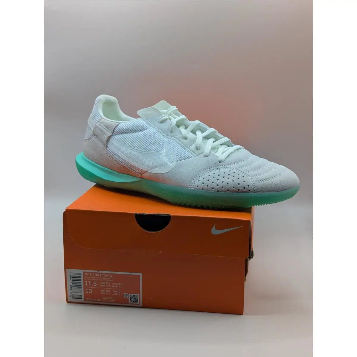 Nike Streetgato Mens Size 11.5 Indoor Soccer Shoes Green Glow White DC8466-102