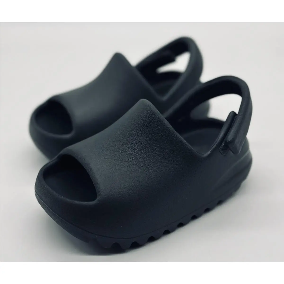 Adidas Yeezy Slides Sandal Dark Onyx ID5106 Youth Size 7K