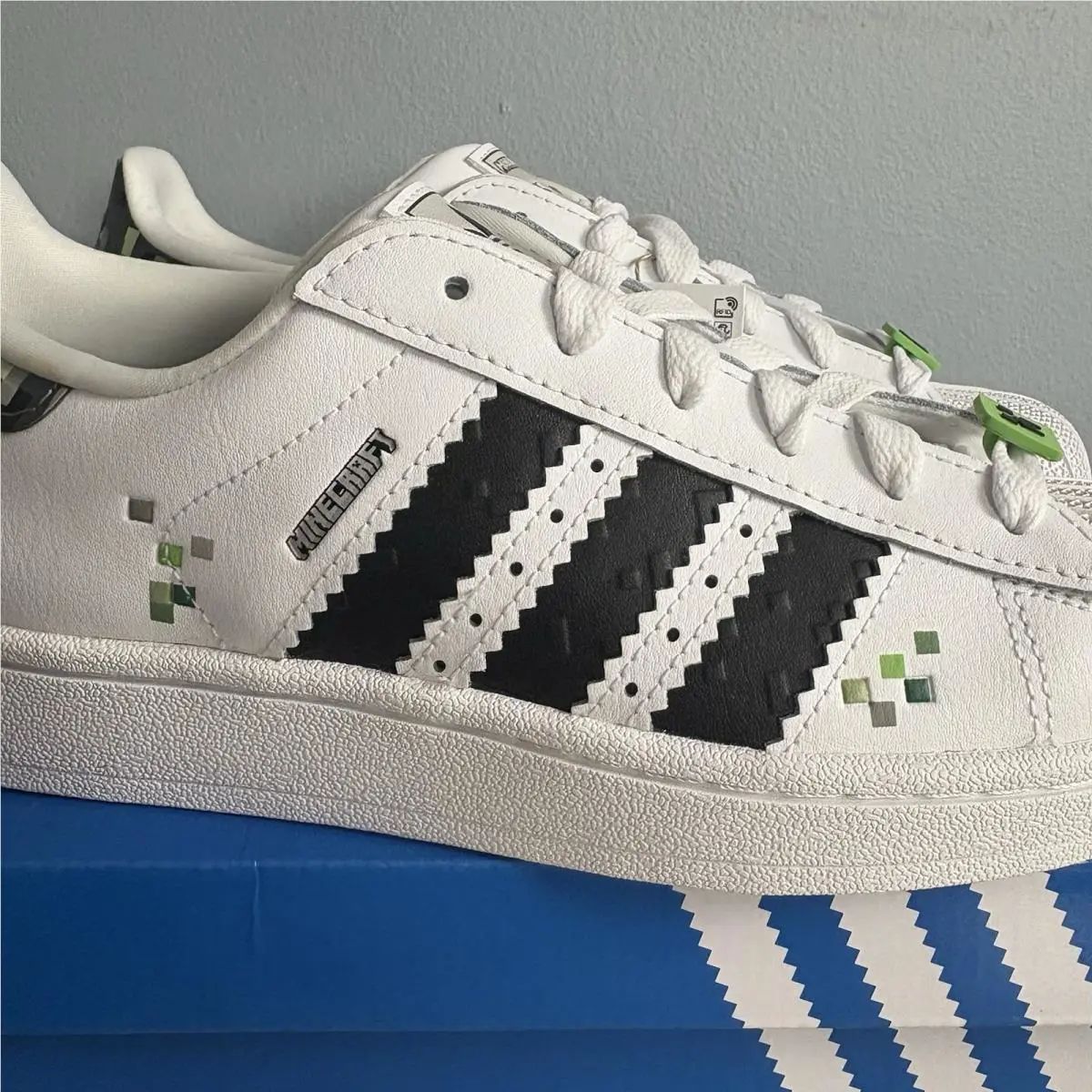 Adidas shoes - White/Black/Supcol 0