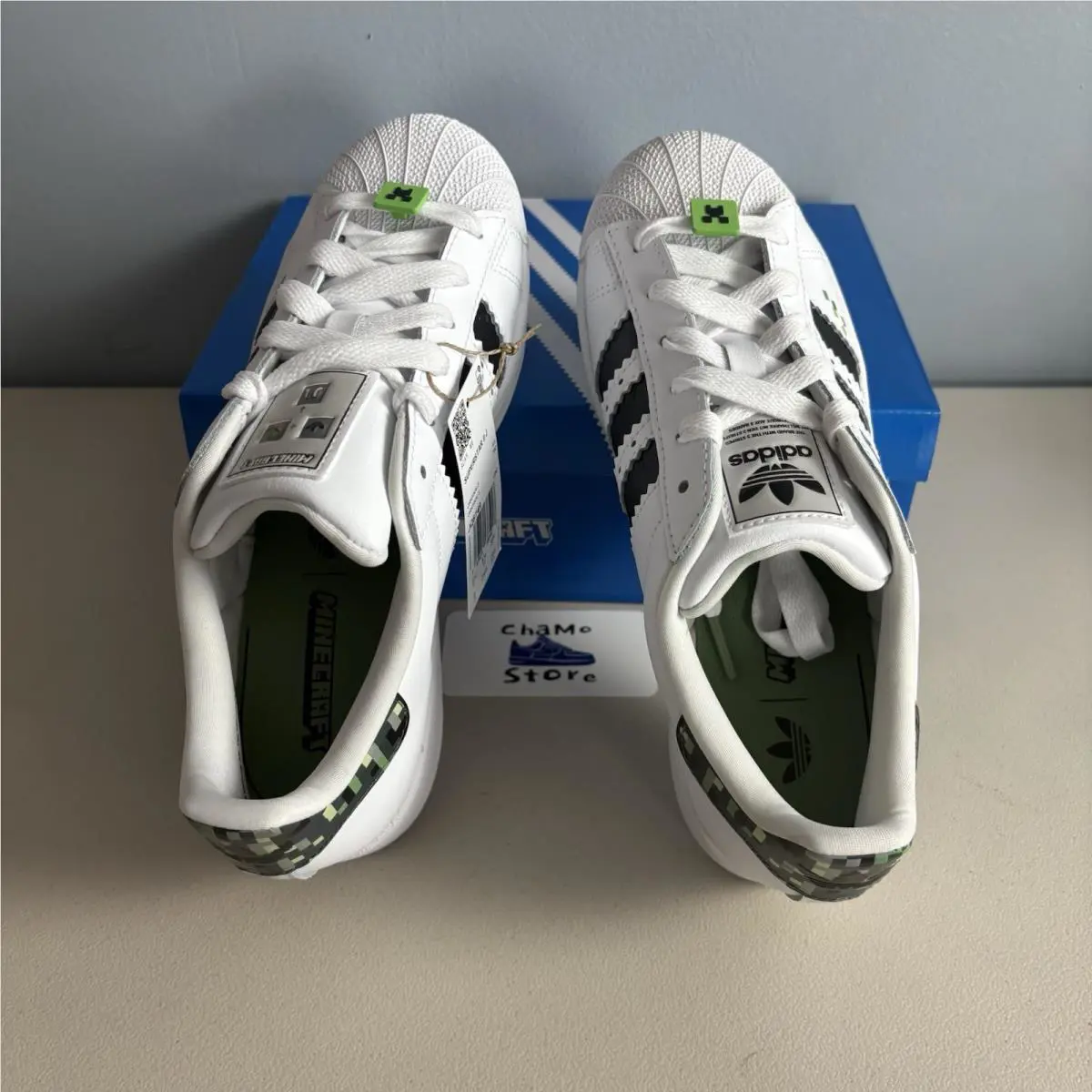 Adidas shoes - White/Black/Supcol 6