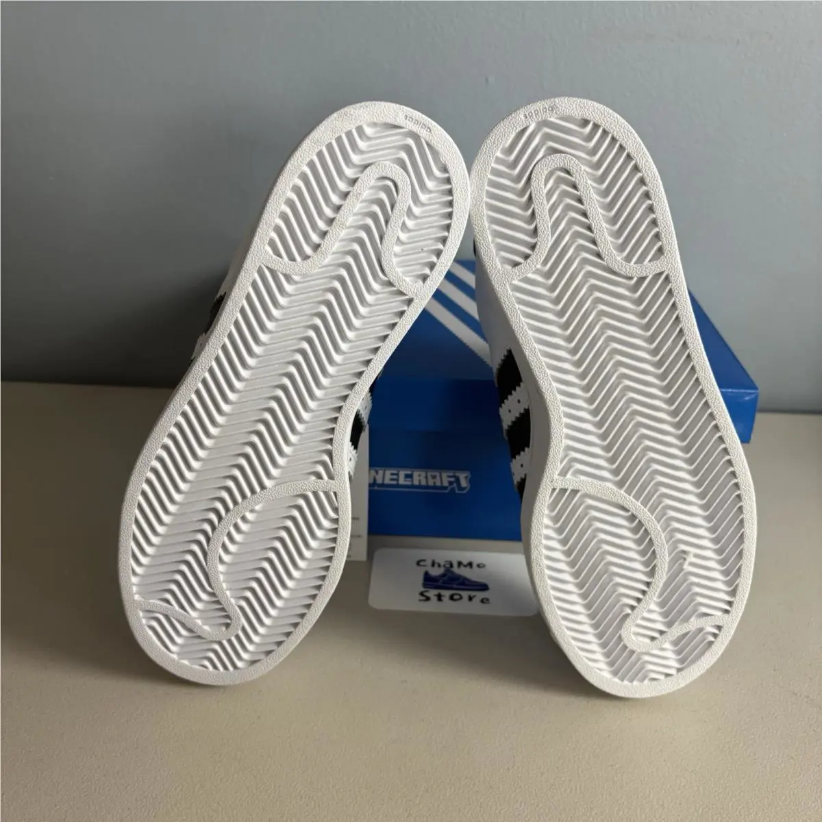 Adidas shoes - White/Black/Supcol 7