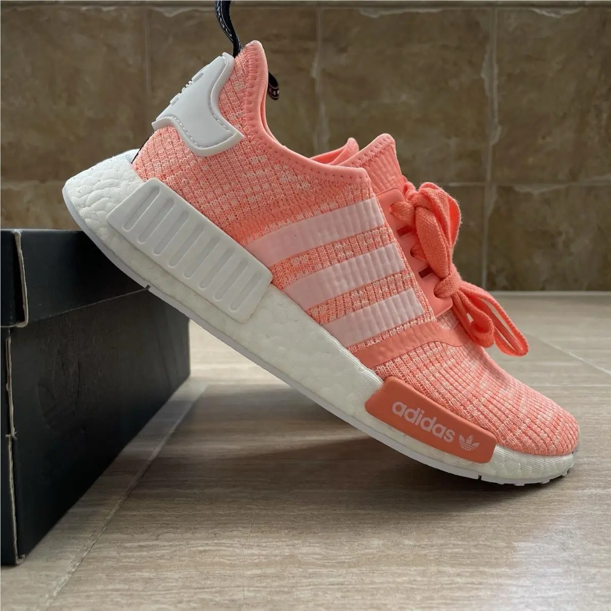 Women’s Size 6 Adidas NMD_R1 Runner Sun Glow White Peach Pink Coral
