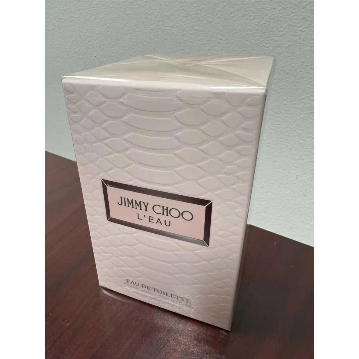 Jimmy Choo L Eau by Jimmy Choo 3.0 oz / 90 ML Eau De Toilette Spray Box
