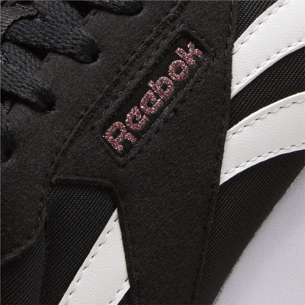Reebok shoes - Cblack/White/Blusmt 5