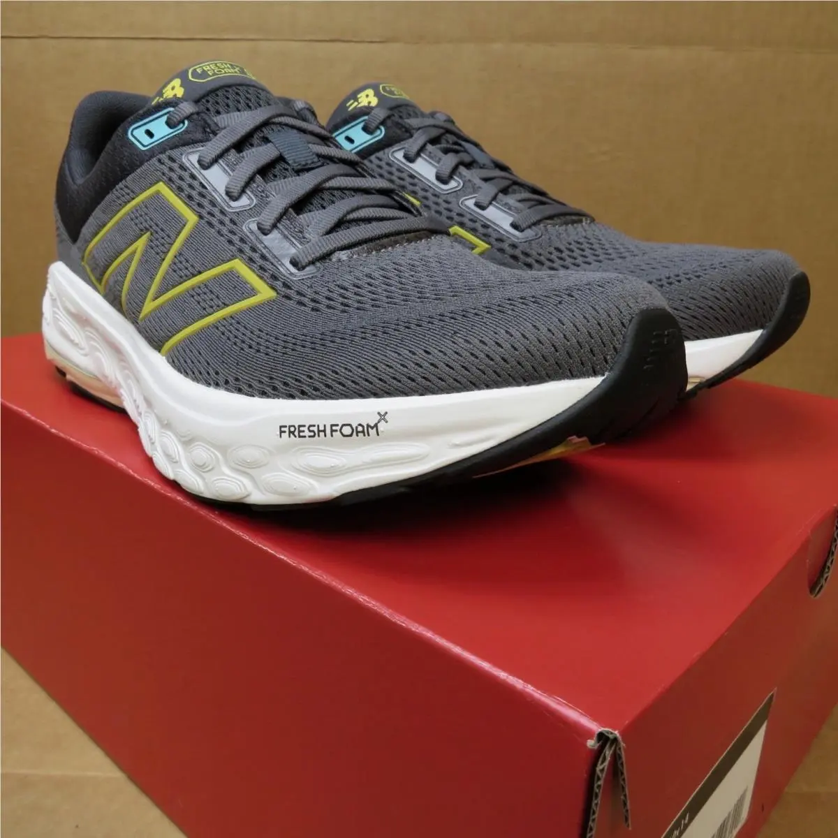 New Balance 860 v14 Running Shoes Men`s Size 10.5 D Gray Color